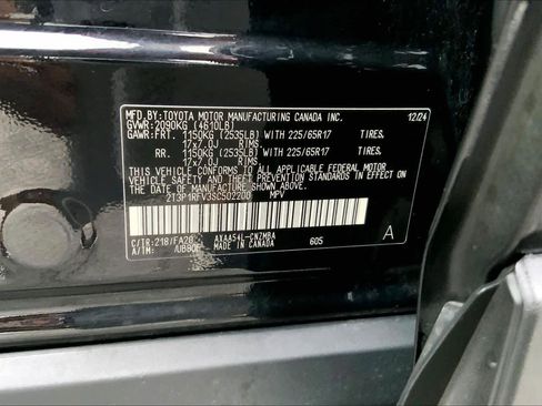 Used 2025 Toyota RAV4 XLE w/ Weather Package AWD/4WD image 31