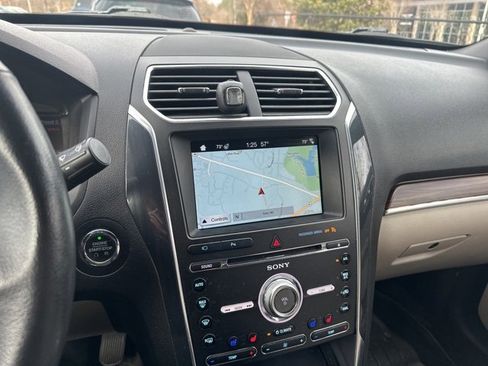 Used 2018 Ford Explorer Limited image 7
