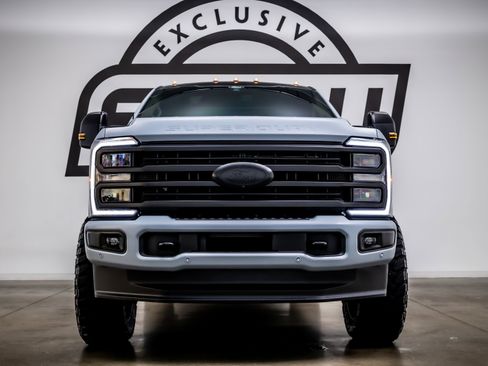 Used 2026 Ford F250 Platinum w/ Platinum Plus Package image 3