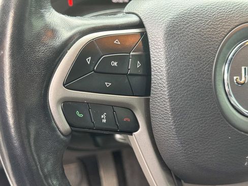 Used 2021 Jeep Grand Cherokee Laredo X RWD image 30