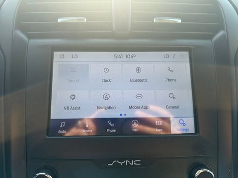 Used 2020 Ford Fusion SE w/ Equipment Group 151A FWD image 27