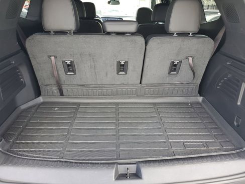 Used 2025 Buick Enclave Preferred image 8