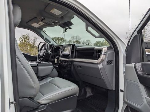 Used 2024 Ford F250 XL image 32