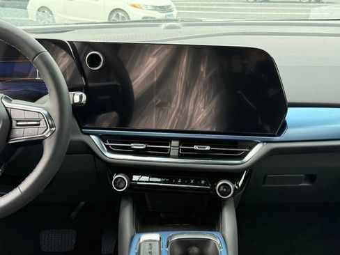 New 2026 Chevrolet Equinox EV LT image 9