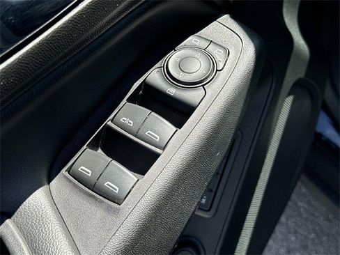 Used 2020 Chevrolet Equinox Premier image 23