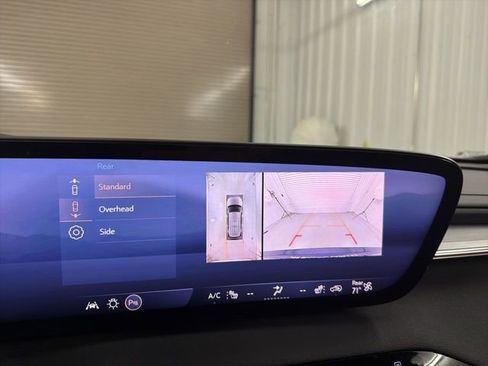 Used 2025 Buick Enclave Preferred image 31