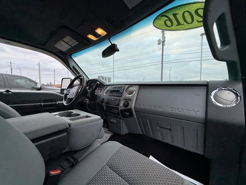 Used 2016 Ford F250 XLT w/ XLT Premium Package image 22