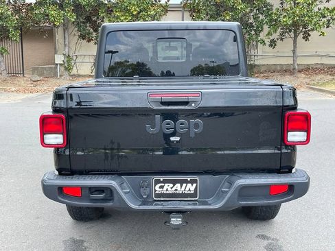 Used 2022 Jeep Gladiator Sport AWD/4WD image 6