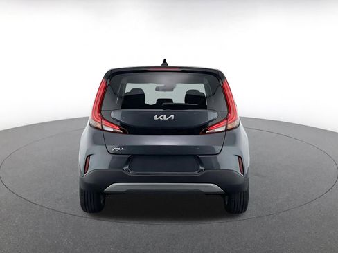 Used 2025 Kia Soul LX w/ LX Technology Package FWD image 7