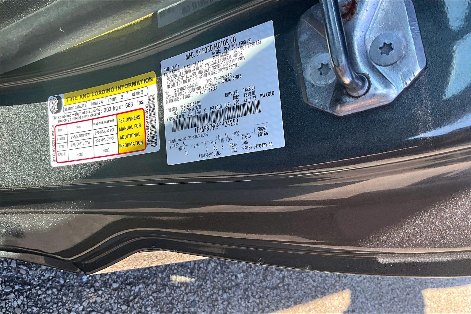 Used 2015 Ford Mustang Premium RWD image 5
