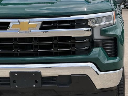 Used 2024 Chevrolet Silverado 1500 LT RWD image 9