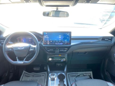 Used 2024 Ford Escape ST-Line w/ Tech Pack #1 AWD/4WD image 18