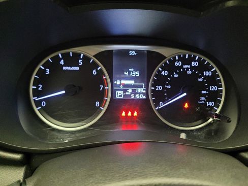 Used 2025 Nissan Versa S w/ Trunk Package image 23