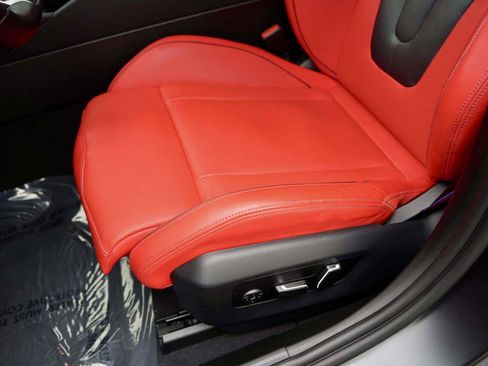 Used 2025 BMW M5 w/ Carbon Package image 23