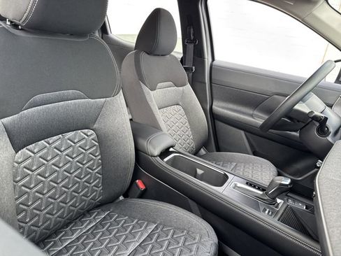 New 2025 Nissan Kicks SV image 15