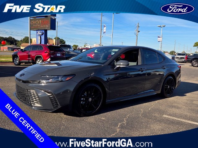 Used 2026 Toyota Camry SE FWD image 3