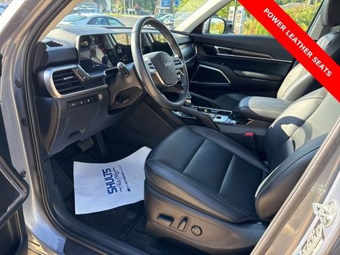 Used 2024 Kia Telluride S image 7