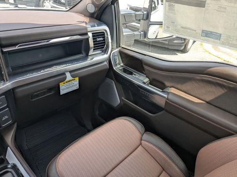 New 2025 Ford F350 King Ranch w/ Chrome Package AWD/4WD image 18