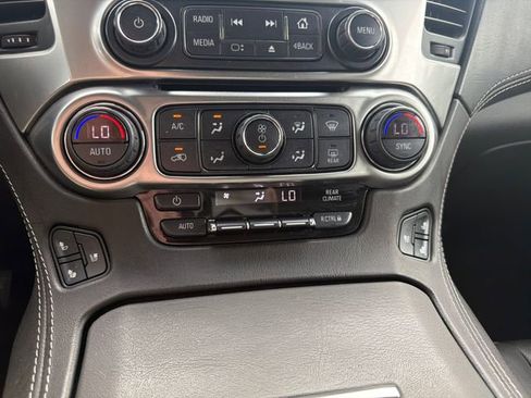 Used 2020 Chevrolet Suburban Premier AWD/4WD image 38