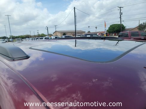 Used 2025 Jeep Grand Cherokee Laredo X RWD image 8