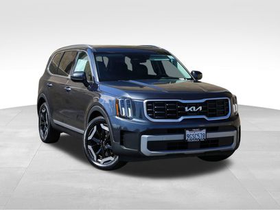 Used 2023 Kia Telluride S w/ S Sunroof Package