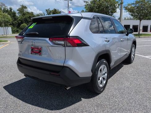 Certified 2022 Toyota RAV4 LE FWD image 4