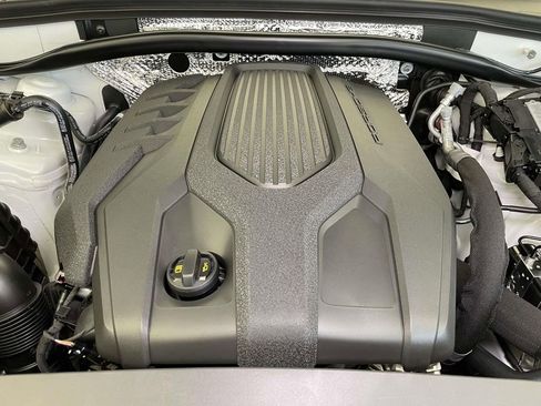 New 2026 Porsche Macan image 24