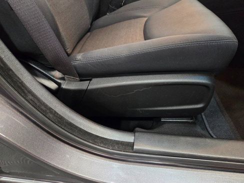 Used 2019 Chrysler 300 Touring w/ Sport Appearance Package image 83