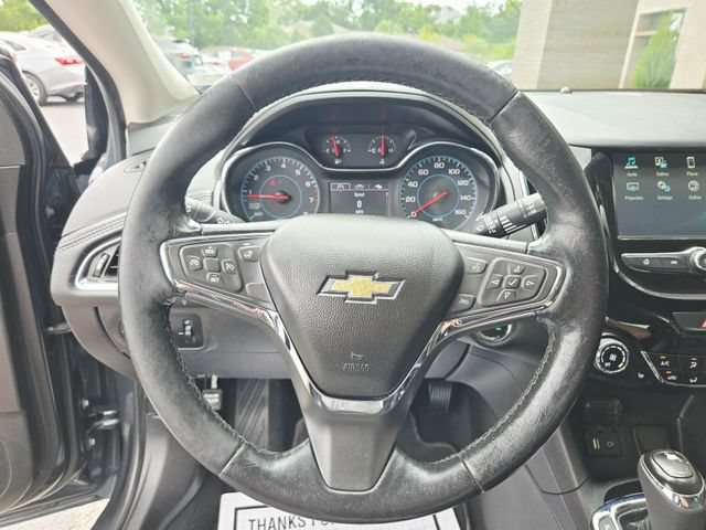 Used 2017 Chevrolet Cruze Premier FWD image 12