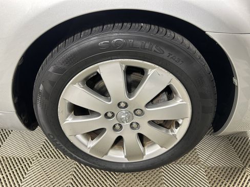 Used 2006 Toyota Avalon XLS image 25