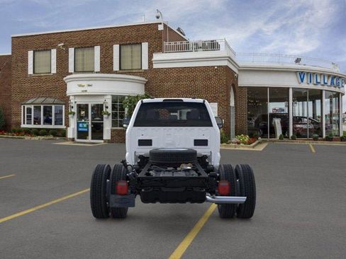 New 2025 Ford F550 4x4 Crew Cab image 15