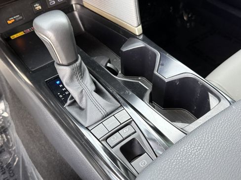 Used 2025 Toyota Camry SE image 24