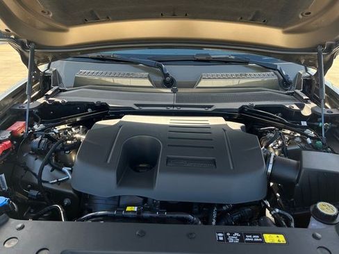 New 2026 Land Rover Defender 130 X-Dynamic SE AWD/4WD image 19