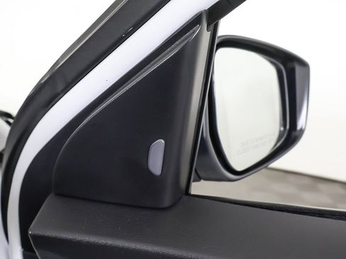 Used 2023 Nissan Kicks SV image 33