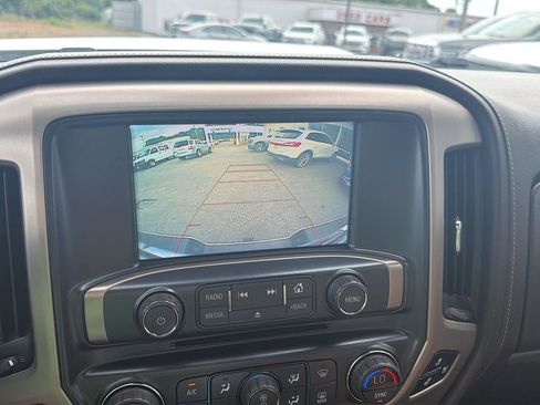 Used 2018 GMC Sierra 2500 Denali w/ Duramax Plus Package AWD/4WD image 24