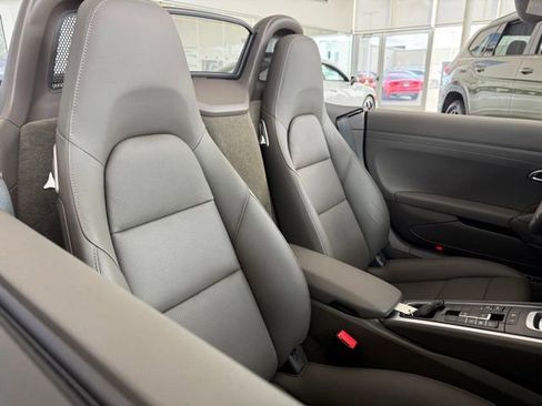 Used 2023 Porsche 718 Boxster RWD image 17
