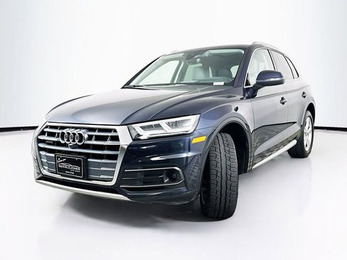 Used 2020 Audi Q5 Prestige w/ Prestige Package image 2