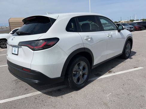 New 2026 Honda HR-V LX image 3