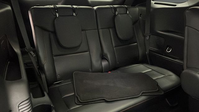 Used 2025 Ford Explorer ST-Line w/ Premium Package AWD/4WD image 26
