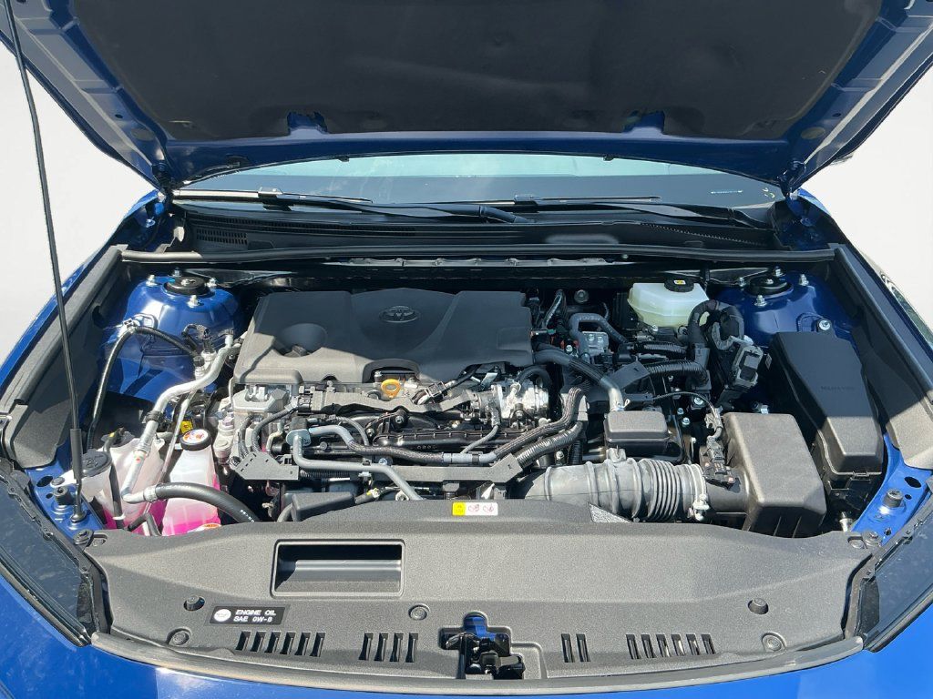 Used 2025 Toyota Camry SE FWD image 18