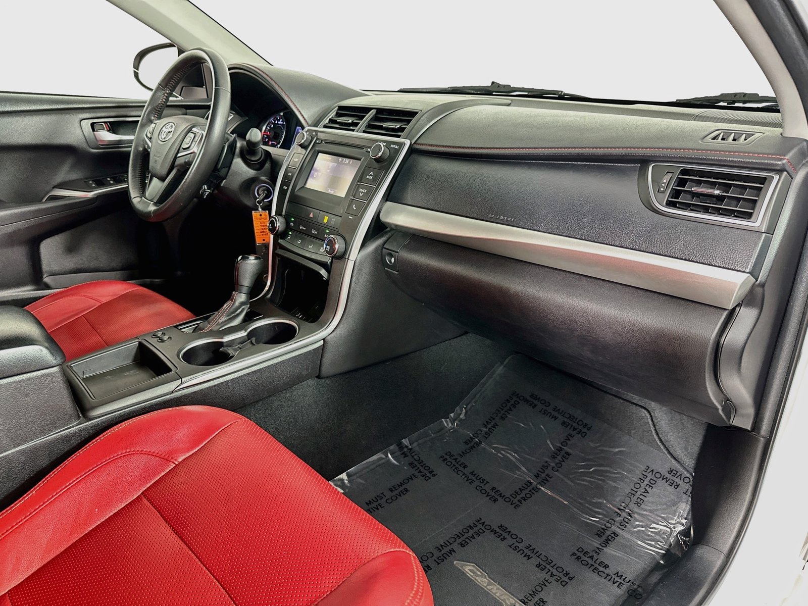Used 2017 Toyota Camry SE w/ Protection Package (Q2) FWD image 27