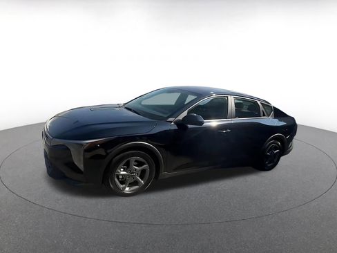 Used 2025 Kia K4 LXS image 7