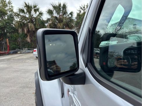 Used 2024 Jeep Wrangler Rubicon image 21