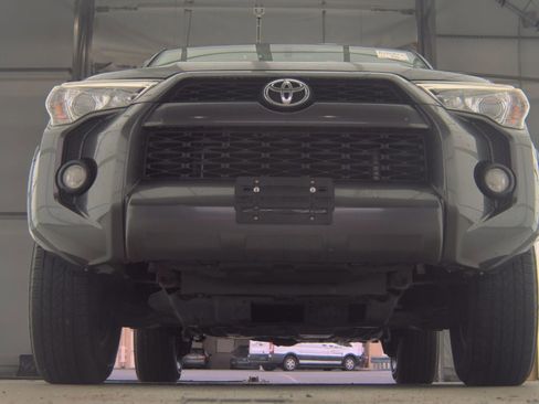 Used 2016 Toyota 4Runner SR5 Premium image 4