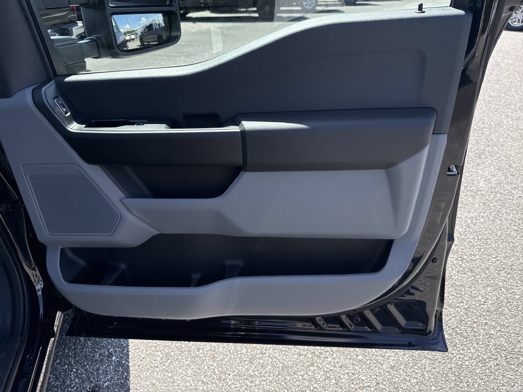 New 2025 Ford F350 XL w/ 360-Degree Camera Package RWD image 15