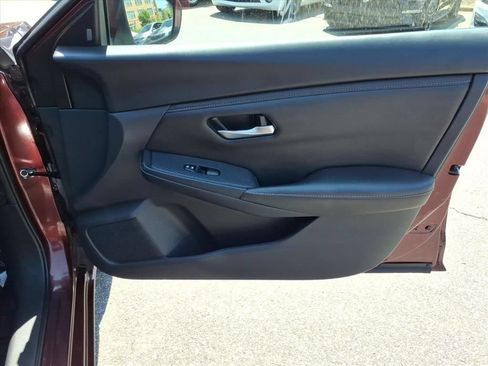 Used 2025 Nissan Sentra SV FWD image 28