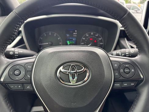 Used 2025 Toyota Corolla SE FWD image 17