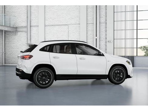 New 2025 Mercedes-Benz GLA 35 AMG 4MATIC image 17