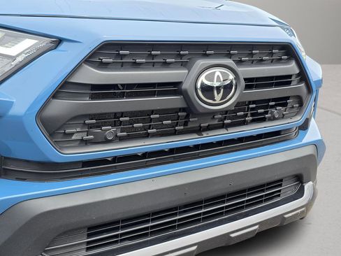 Used 2022 Toyota RAV4 TRD Off-Road AWD/4WD image 9