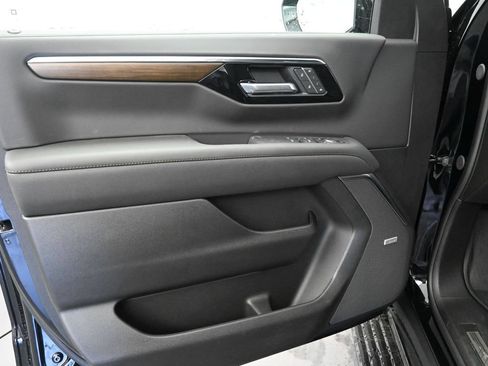 New 2026 Chevrolet Tahoe High Country AWD/4WD image 17